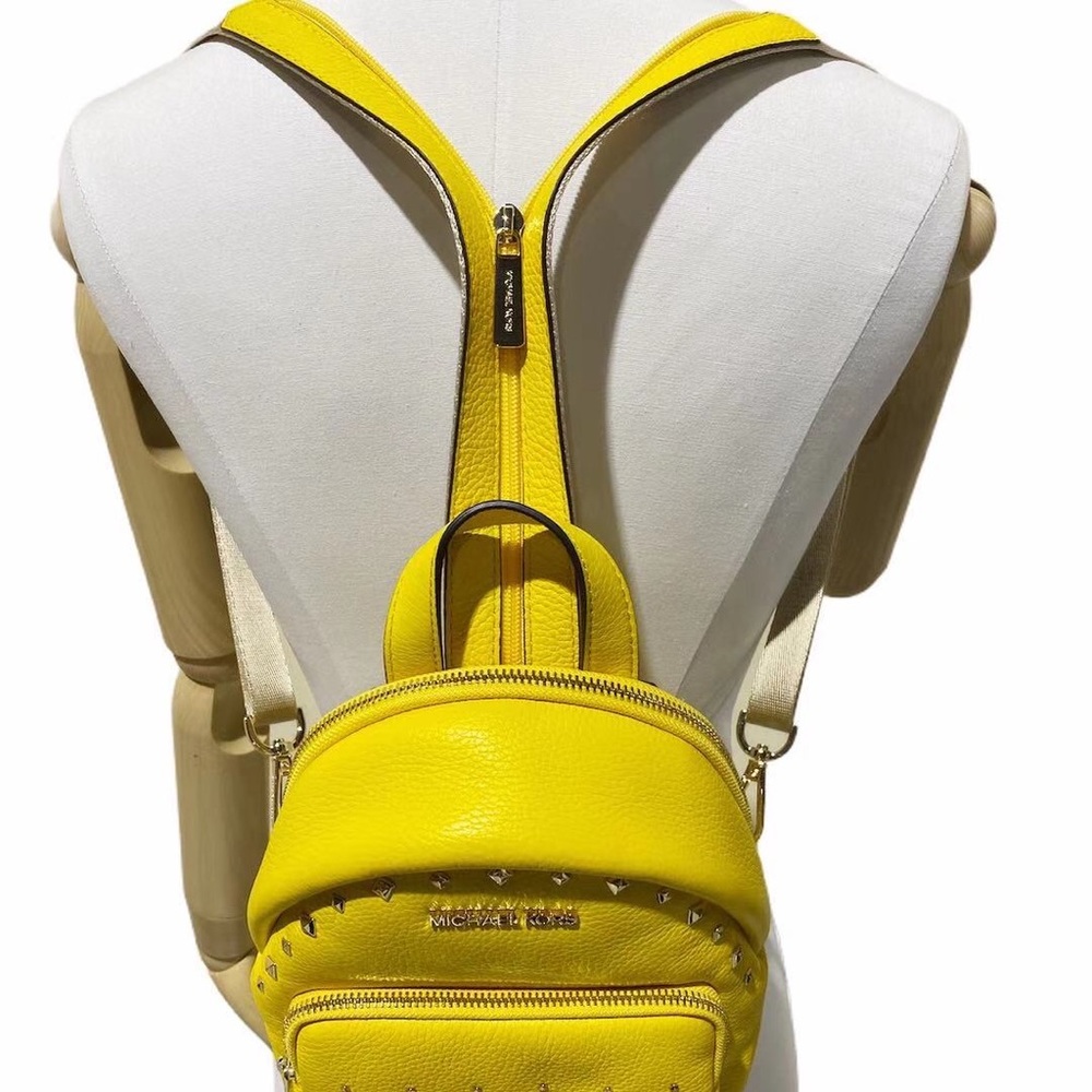 💞NWT Michael Kors Convertible Backpack - Picture 7 of 11